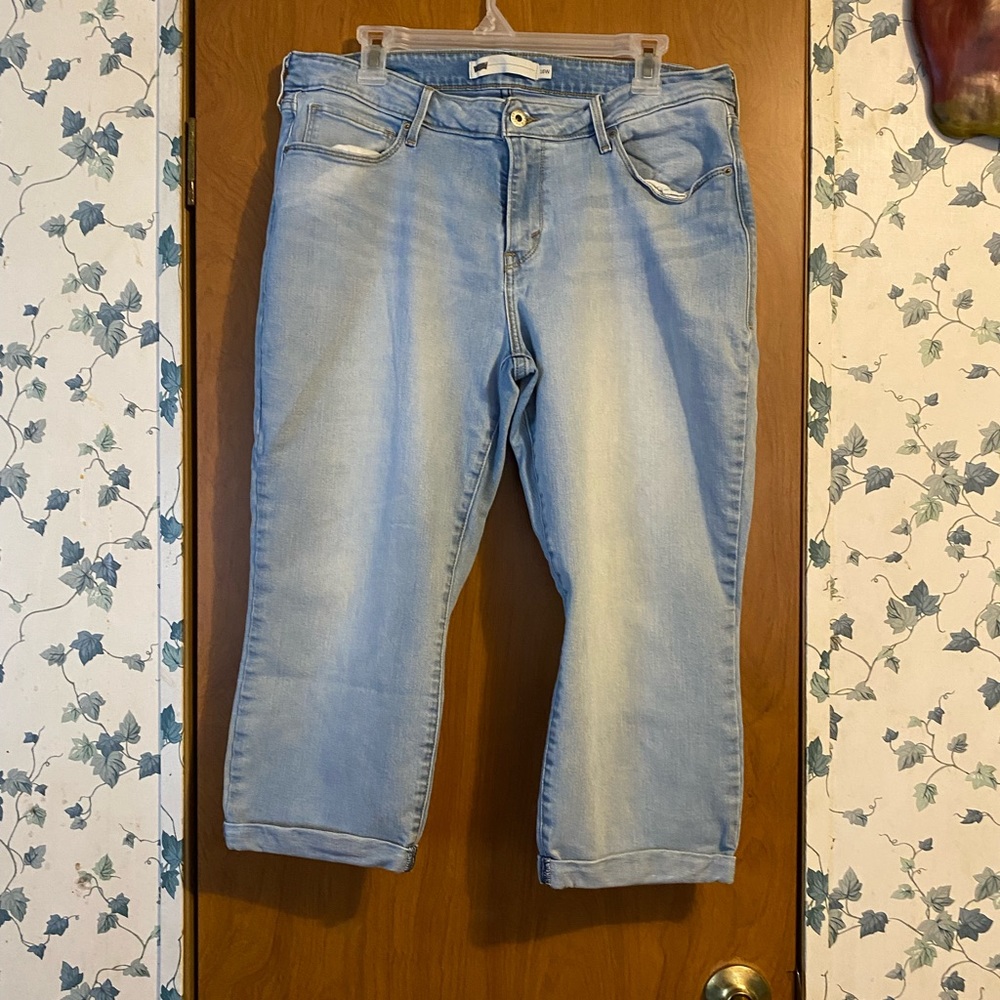 E-1 Levi’s Crop Pants sz-16W